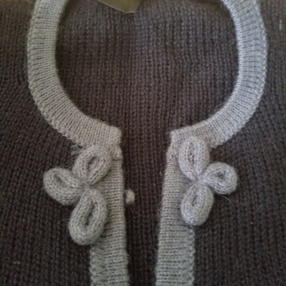 Pretty Cardigan - Picture 2 of 2